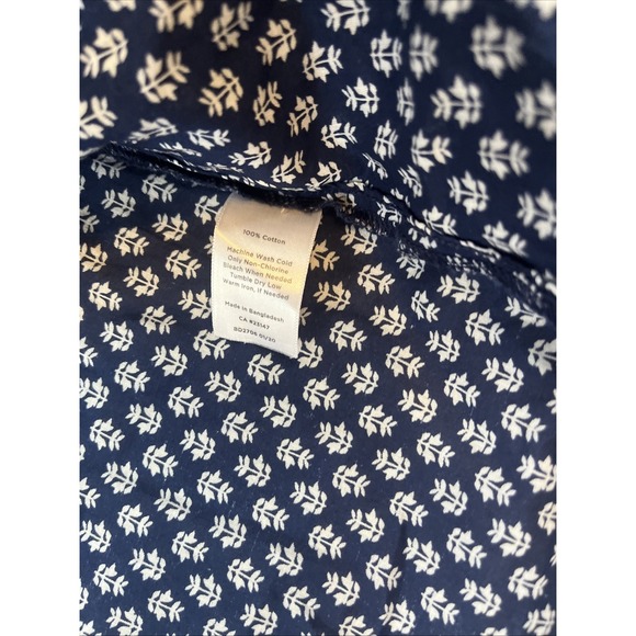Talbots Blouse Womens Size L Cotton Blue White Flowers Pockets - Picture 5 of 7
